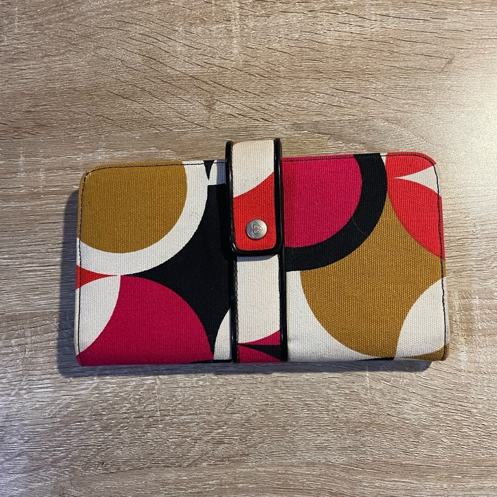 Roxy wallet clutch matches Roxy x Disney collab luggage VTG limited edition